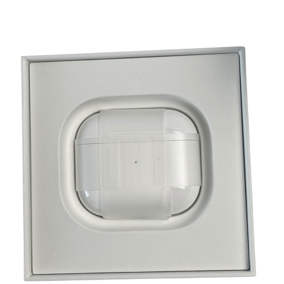 Apple White Wireless Earbuds - Picture 6 of 11